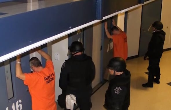 [VIDEO] Take Their Advice: Inmates Describe How They Target And Break Into Homes