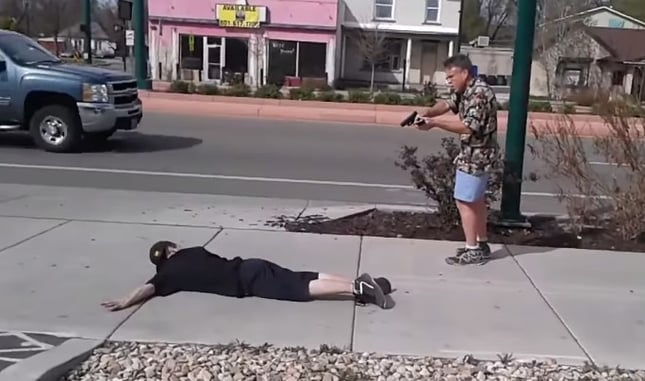 [CAUGHT ON CAMERA] Citizen Holds Man At Gunpoint After Seeing Him Swing Knife At Someone