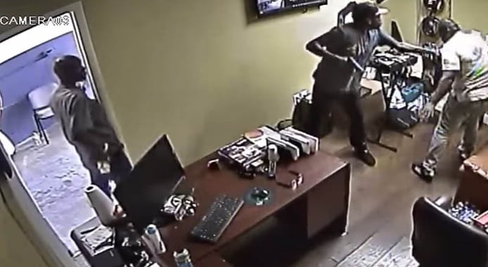 CAUGHT ON CAMERA: Business Owner Steals Thugs Gun, Shoots And Pistol Whips Him. Now That’s A Lesson Learned The Hard Way!