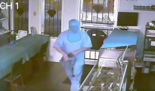 [VIDEO] Robber Tries Make Off With $100K In Jewelry — One Store Owner Objects