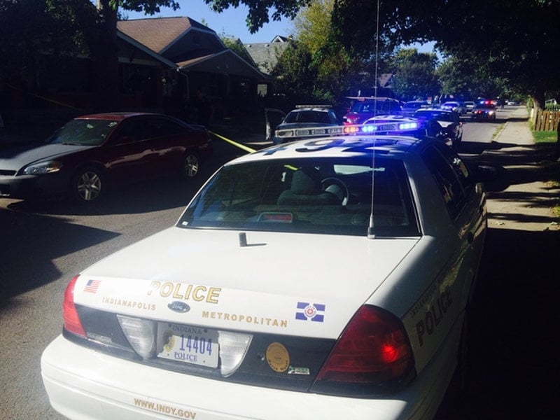 Two Women Hold An Elderly Man Hostage — Until He Gets Free And Gets His Gun