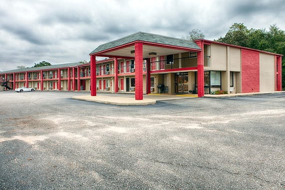 Maintenance Worker Plucks Pistol From Hotel Room — Take It With You!