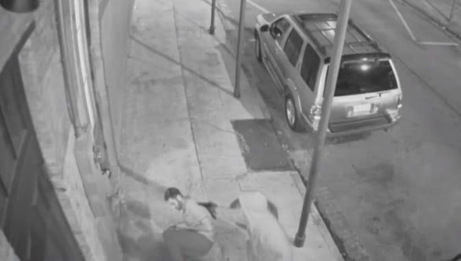 [VIDEO] Good Samaritan Lucky To Be Alive When Scumbag Criminal Has His Gun Jam