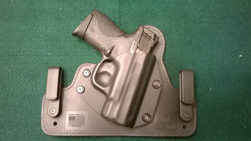 #DIGTHERIG – Ron and his S&W M&P Shield 40
