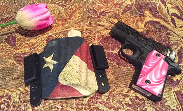 #DIGTHERIG – Diane and her Sig Sauer P238