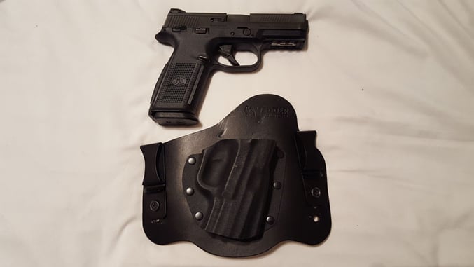 #DIGTHERIG – Mark and his FNH FNS 9mm