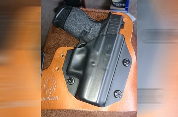 #DIGTHERIG – Matt and his Glock 42