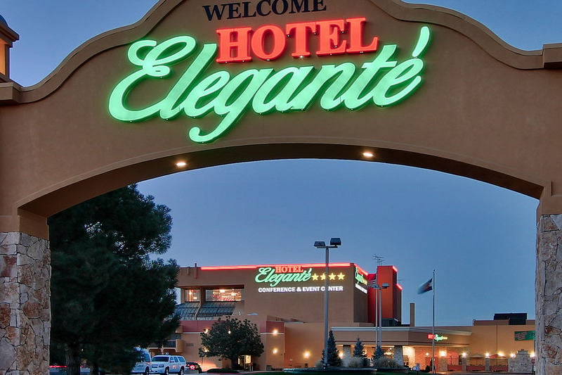 Robber Pretends To Be Plumber, Pulls Knife On Hotel Guest, Hotel Guest Pulls Gun
