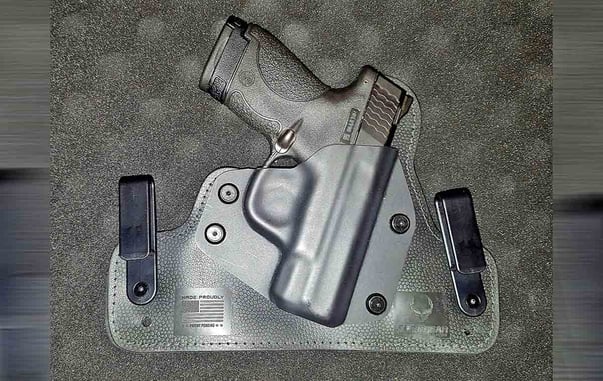 #DIGTHERIG – Chris and his S&W M&P Shield 9mm