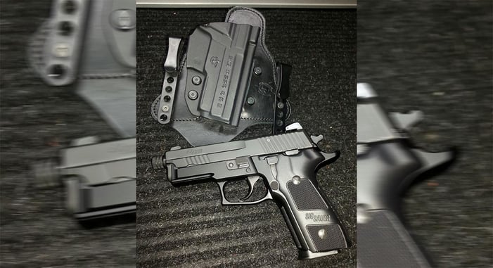 #DIGTHERIG – This Guy and his Sig Sauer P229 Elite Dark