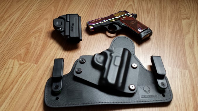 #DIGTHERIG – Joe and his Sig Sauer P238