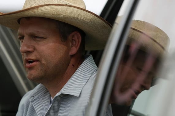 BREAKING – Armed Militia Takes Over Federal Building In Oregon