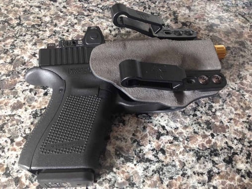 #DIGTHERIG – Ross and his Glock 19