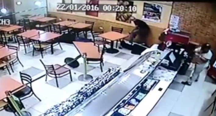 [VIDEO] Armed Off Duty Officer Stops Subway Robbers