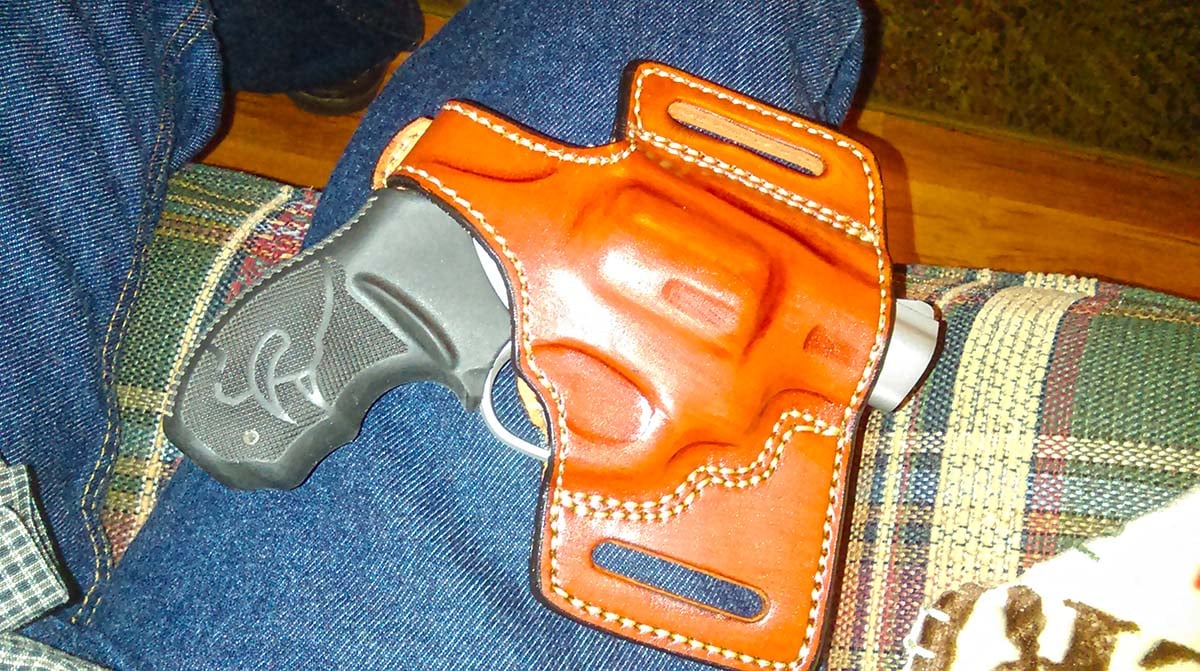 #DIGTHERIG – Dennis and his Taurus M85 Ultra Lite .38 Special
