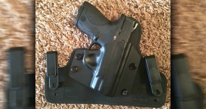 #DIGTHERIG – Kelly and her Smith & Wesson M&P Shield 9mm