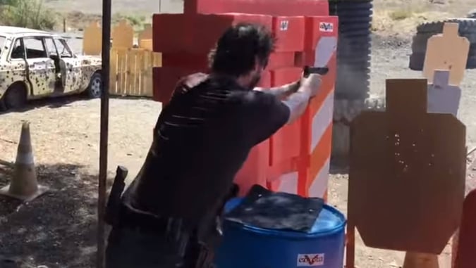[VIDEO] Keanu Reeves Shows Off His Skills At The Range