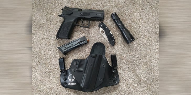 #DIGTHERIG – Nick and his CZ P-07 in an Alien Gear Holster