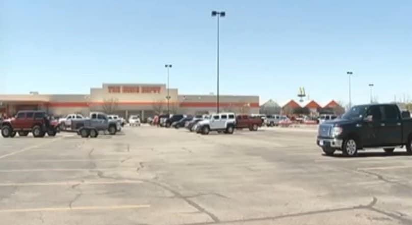 Armed Citizen Stops Brutal Attack On LP Officer In Home Depot Parking Lot