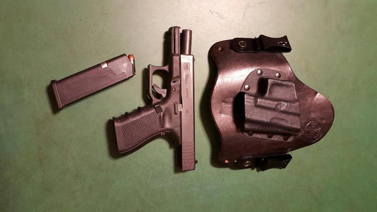 #DIGTHERIG – Smith and his Glock 23