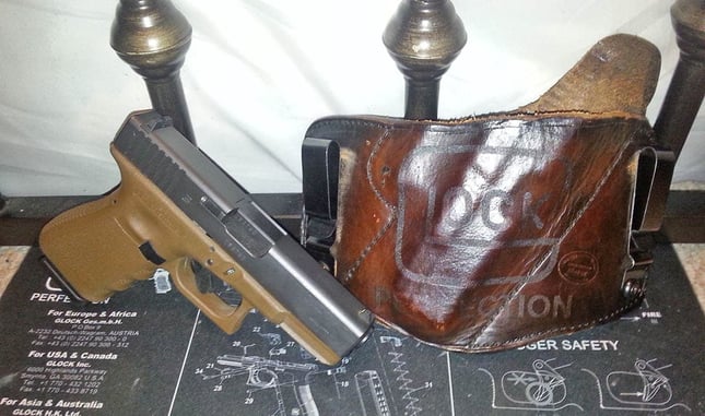 #DIGTHERIG – Zachary and his Glock 23 in a Big Ugly Leatherworks Holster