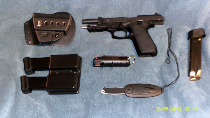 #DIGTHERIG – Dan The Man and his Taurus PT92AF in a Fobus Holster