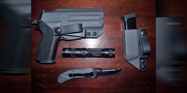 #DIGTHERIG – Andrew and his Sig Sauer P229R in a Squared Away Customs Holster