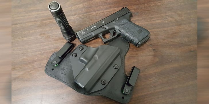 #DIGTHERIG – Steve and his Glock 23 in an Alien Gear Holster