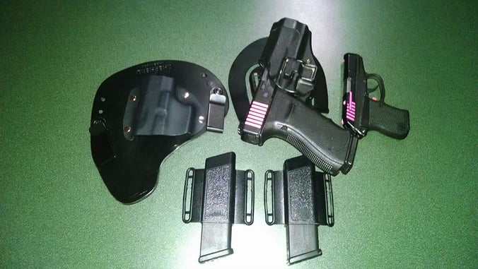 #DIGTHERIG – Ben and his Glock 21 and Kel-Tec P-3AT in a few different holsters