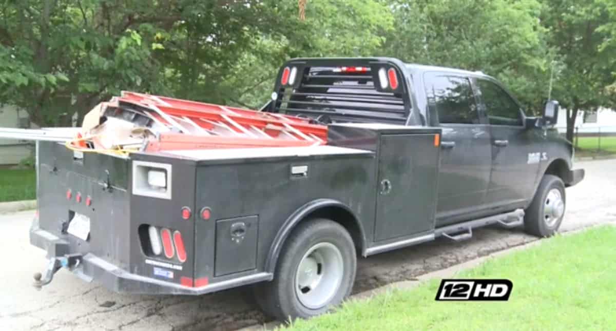 Thieves Held At Gunpoint By Armed Citizen Until Police Arrive