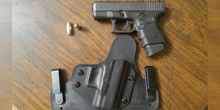#DIGTHERIG – Nick and his Glock 27 in an Alien Gear Holster