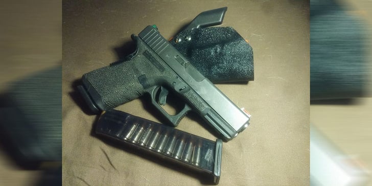 #DIGTHERIG – This Guy and his Glock 19 in a Homemade Kydex Holster