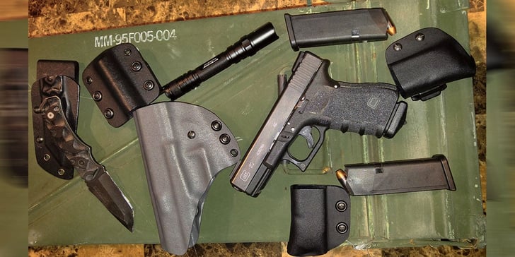 #DIGTHERIG – Casey and his Glock 23 in a Renaissance Firearms Holster