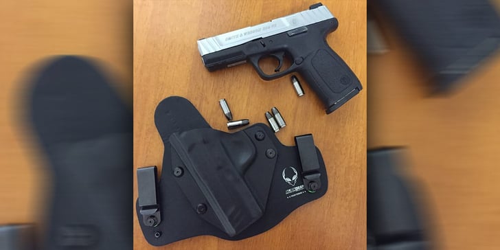 #DIGTHERIG – Seth and his Smith & Wesson SD9VE in an Alien Gear Holster