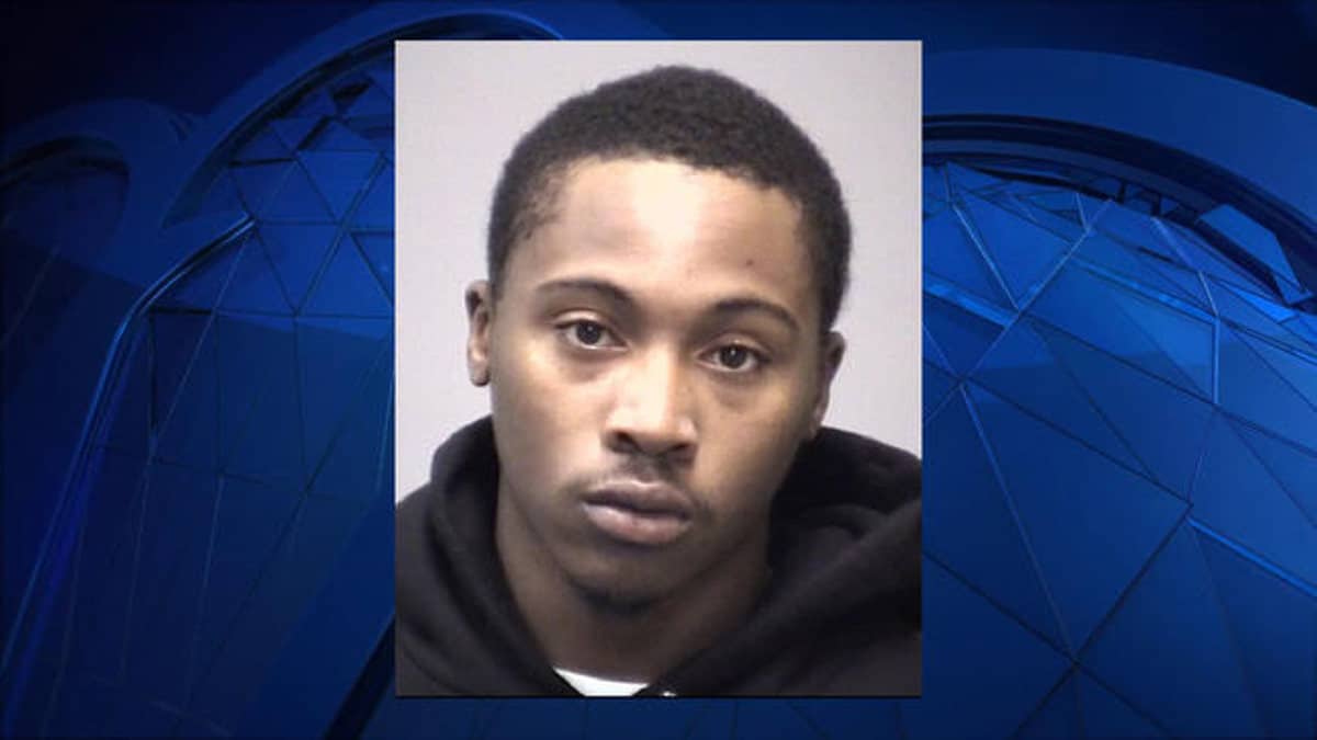 Delivery Driver Wrestles Gun Out Of Robber’s Hands