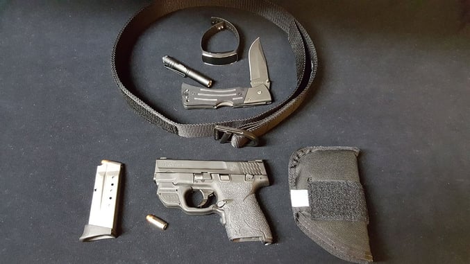 #DIGTHERIG – Blake and his Smith & Wesson M&P Sheild 9mm in a Federal Holsterworks Holster