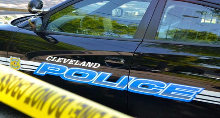 Teens Violently Rob Man Trying To Sell An Xbox… He’s Able To Shoot The Teen Who Shot At Him