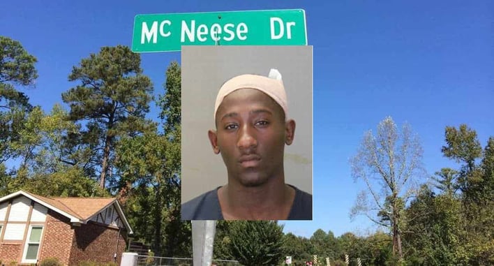 [CCW IN ACTION] Man Returns Home To Find Pack Of Armed Thieves Exiting His Front Door