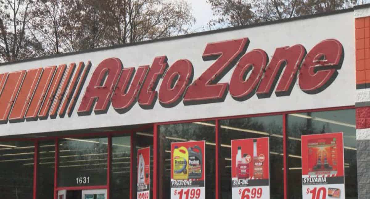[CCW IN ACTION] Attempted Robbers Held At Gunpoint By Good Samaritan