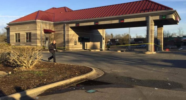 Two Armed Robbers Get The Jump On Two Pizza Delivery Drivers Making A Late Night Bank Deposit — A Lesson In Everyday Carry