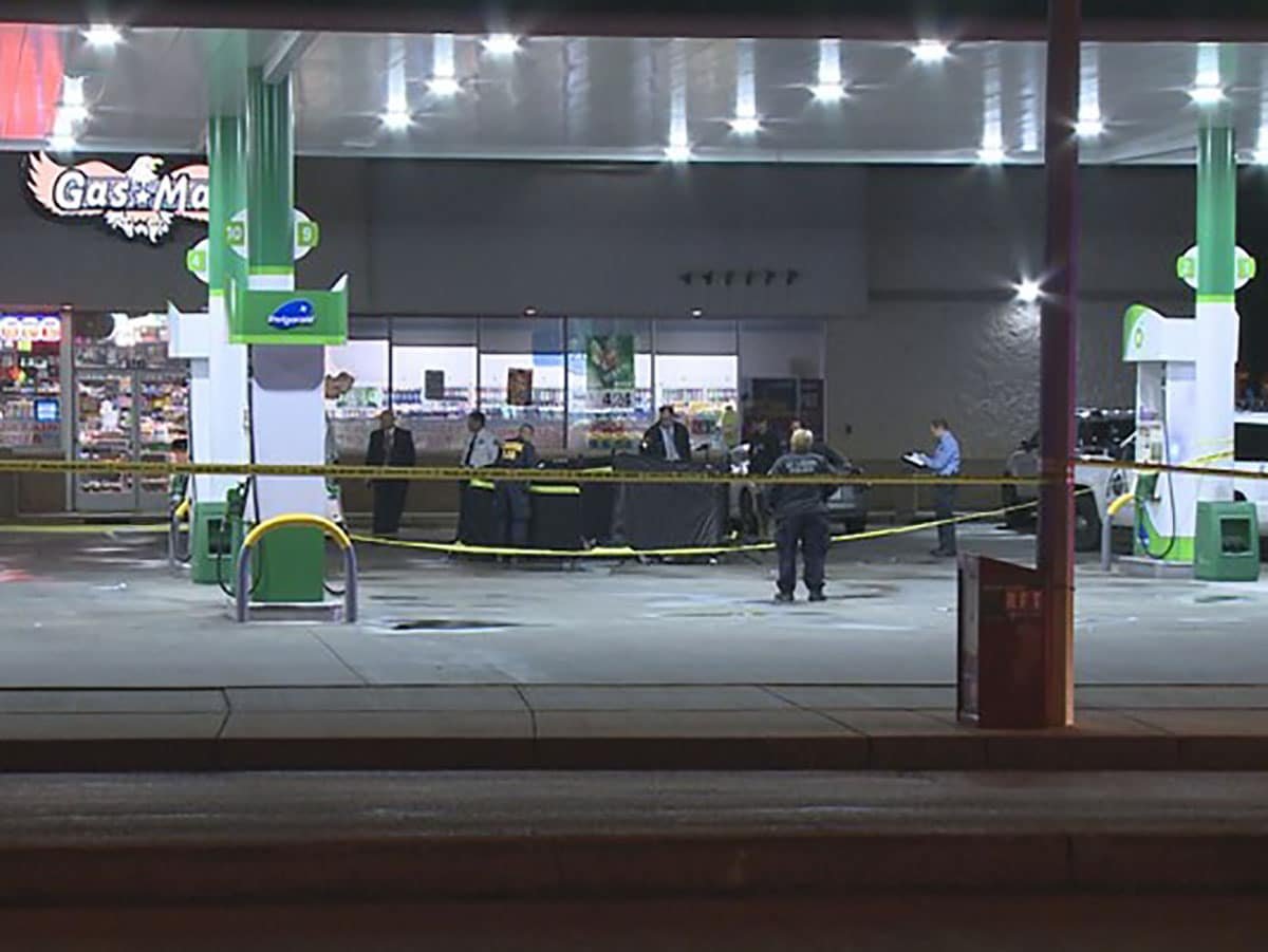 Armed Citizen Shoots and Kills Robber after being Approached in his Vehicle