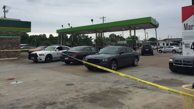 Off-Duty Officer Shoots At Suspects During Attempted Robbery