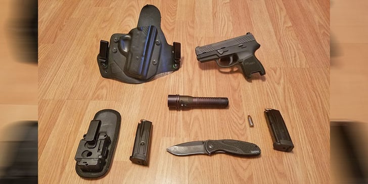 #DIGTHERIG – Shaun and his Sig Sauer P320 in an Alien Gear Holster