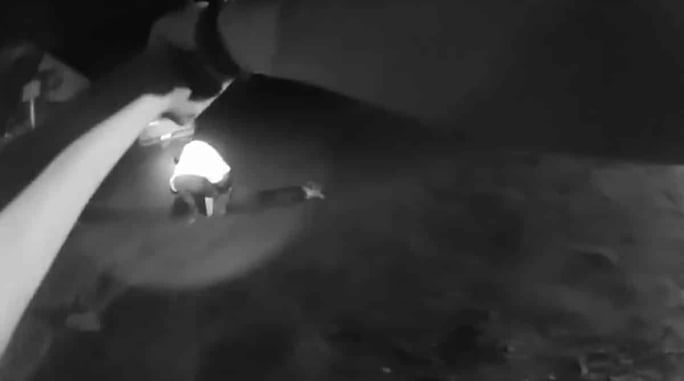 *WARNING: GRAPHIC VIDEO* Body Cam Shows Officer Forced To Shoot Suspect Trying To Decapitate Man