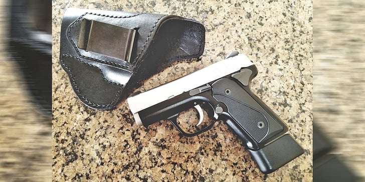#DIGTHERIG – Dominick and his Kimber Solo Carry in a Winthrop Holster