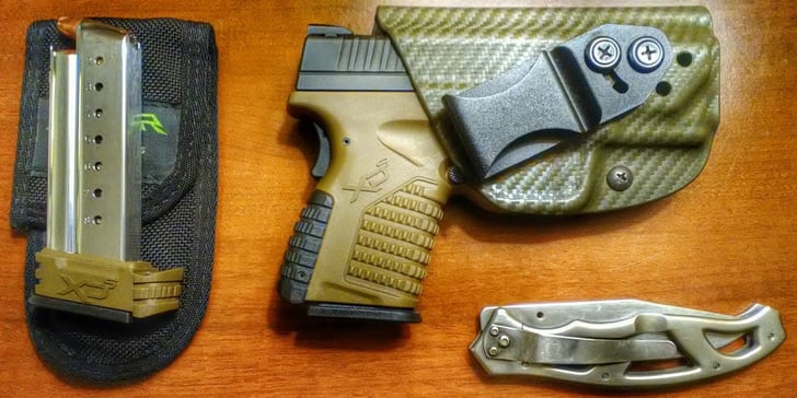 #DIGTHERIG – Drew and his Springfield XDs 9mm in a Vedder Holster