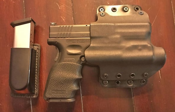 #DIGTHERIG – Jason and his Springfield XD Service 4″ .40 in a Blackpoint Tactical Holster