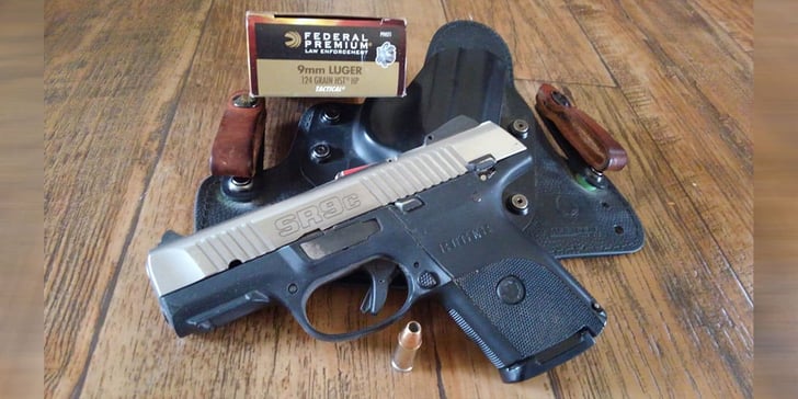 #DIGTHERIG – Chris and his Ruger SR9c in an Alien Gear Holster