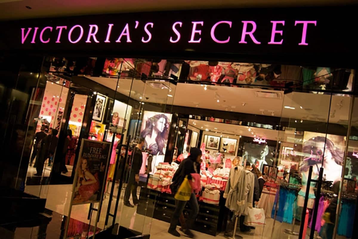 Man Shoots At Underwear Thieves As They Flee, But Why?