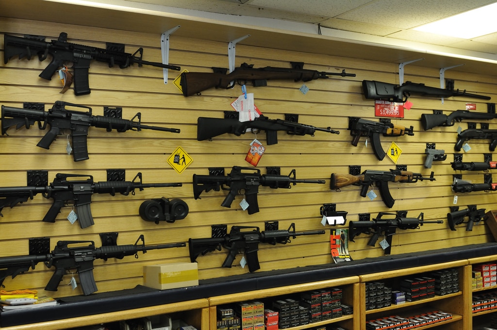 How To Act In A Gun Shop — Proper Gun Shop Etiquette